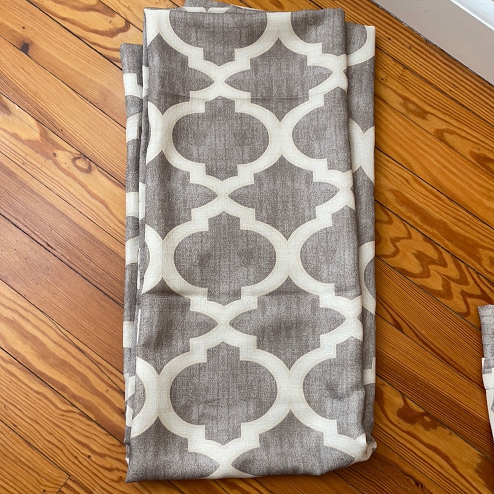 2 window panels
